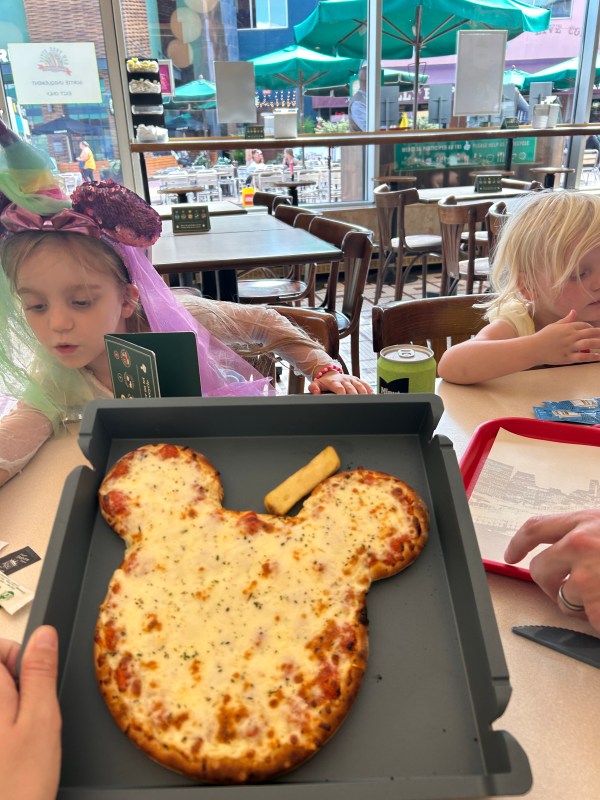 Disneyland Paris pizza tips 