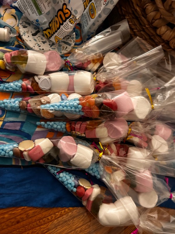 Cheap party bag idea